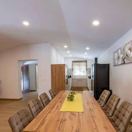 بيت للعطل Dika, A Beautiful And Spacious With A Fantastic Pool Gradisce (Istria)