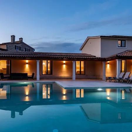 Dika, A Beautiful And Spacious With A Fantastic Pool Gradisce (Istria)