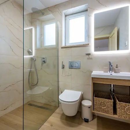 Dika, A Beautiful And Spacious With A Fantastic Pool * Gradisce (Istria)