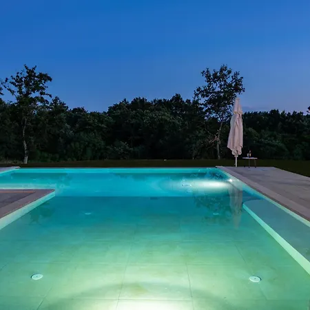 بيت للعطل Dika, A Beautiful And Spacious With A Fantastic Pool *