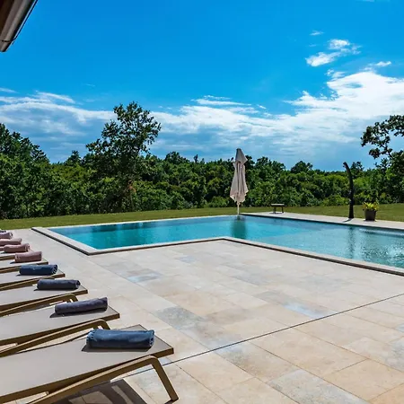 بيت للعطل Dika, A Beautiful And Spacious With A Fantastic Pool Gradisce (Istria)
