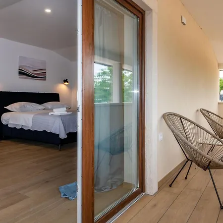 Dika, A Beautiful And Spacious With A Fantastic Pool Gradisce (Istria)