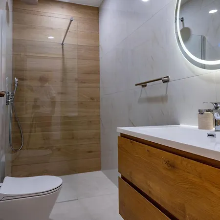 Dika, A Beautiful And Spacious With A Fantastic Pool بيت للعطل