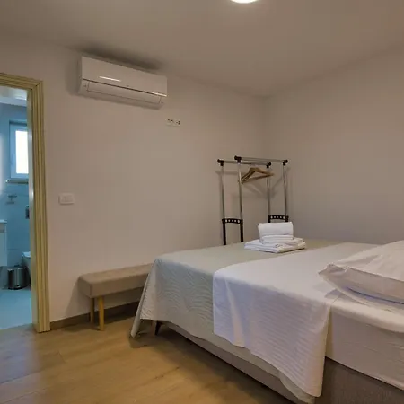 Dom wakacyjny Dika, A Beautiful And Spacious With A Fantastic Pool Gradisce (Istria)